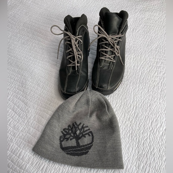 TIMBERLAND Black Leather Hiking Boots Size 7M Free Beanie - Picture 1 of 10